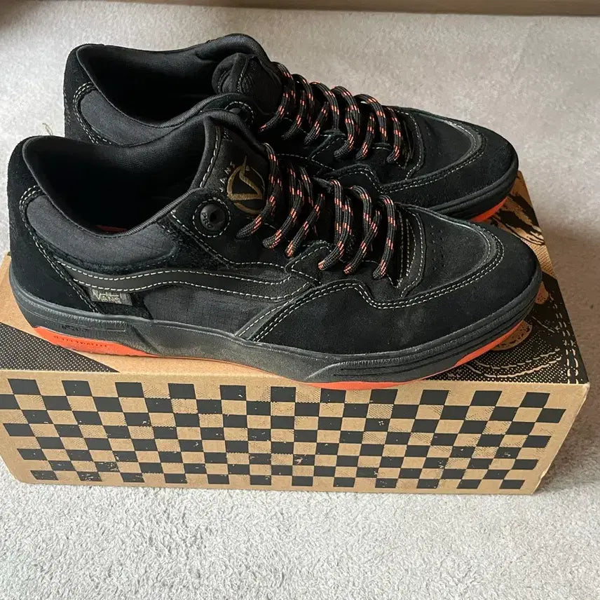 [BUNJANG] Vans Spitfire Collaboration Suede Sneakers Orange Size 265 / 반스 스핏파이어휠 265