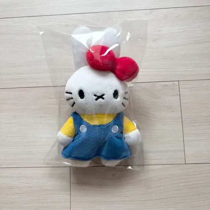 [BUNJANG] Miffy x Hello Kitty Collaboration Plush Doll (New) / 새상품)미피키티 인형