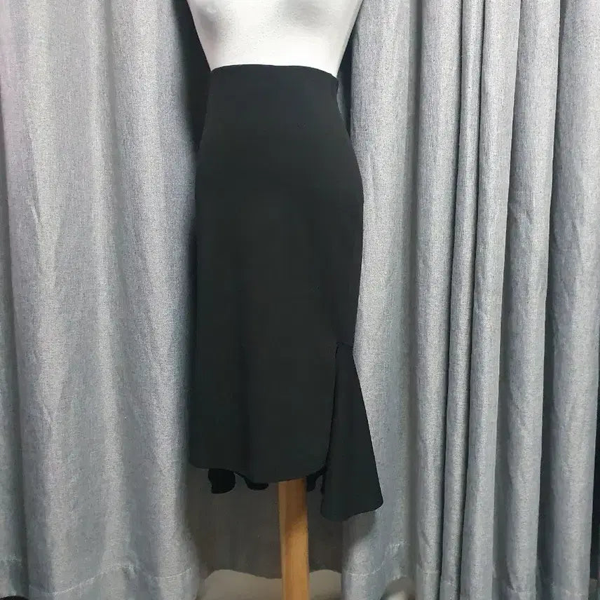 [BUNJANG] Asymmetrical Hem Detail Banding Midi Skirt / 언발 디테일 밴딩 미디스커트