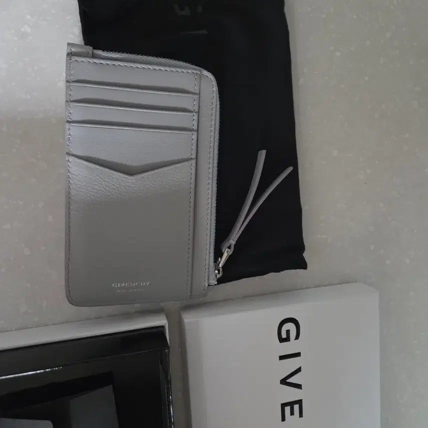 [BUNJANG] Givenchy Light Grey Cardholder and Coin Purse / 지방시 라이트 그레이 카드지갑 겸 동전지갑