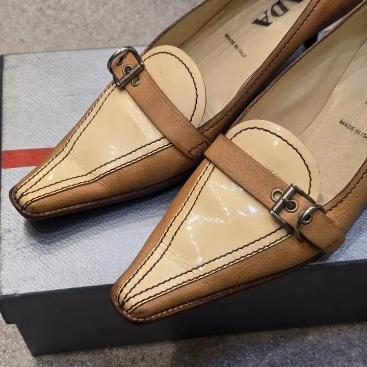 [BUNJANG] Prada Patent Buckle Trim Leather Shoes / 프라다 페이던트 버클 트림 레더 구두 36.5