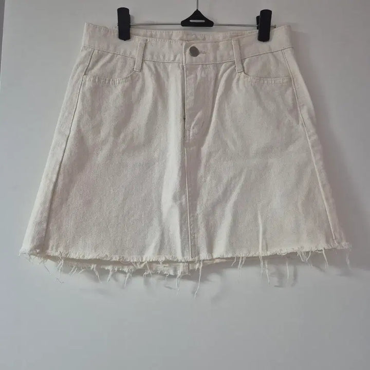 [BUNJANG] Cream Denim Cut-out Mini Skirt / 크림색 데님 컷팅 미니스커트