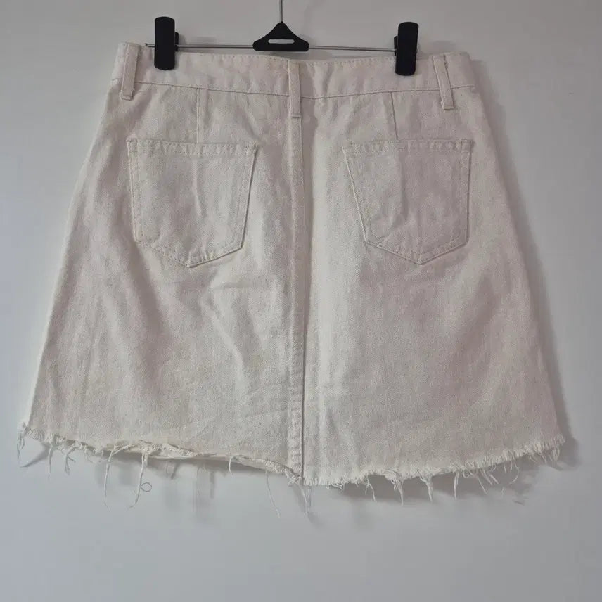 [BUNJANG] Cream Denim Cut-out Mini Skirt / 크림색 데님 컷팅 미니스커트