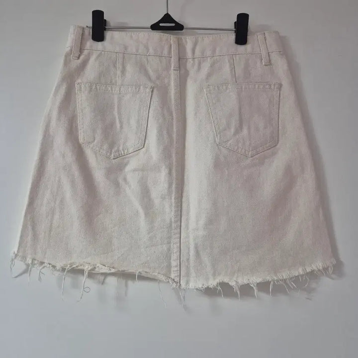 [BUNJANG] Cream Denim Cut-out Mini Skirt / 크림색 데님 컷팅 미니스커트