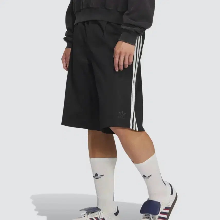 [BUNJANG] Adidas x YESEYESEE Bermuda Pants / 아디다스 x YESEYESEE 버뮤다 팬츠