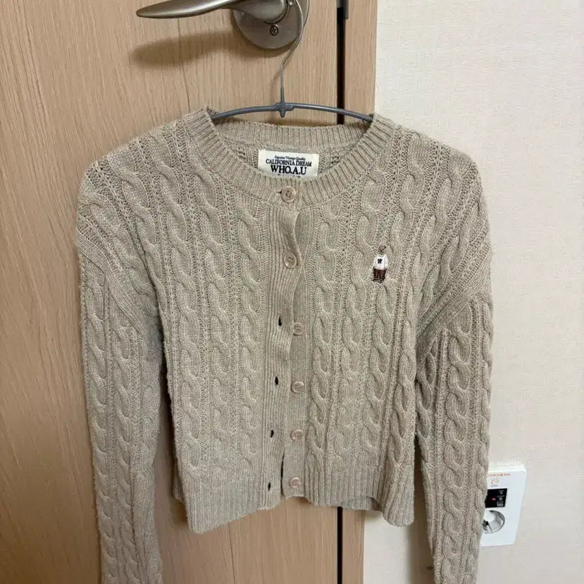 [BUNJANG] Who.A.U Twisted Knit Cardigan / 후아유 꽈배기 니트 가디건