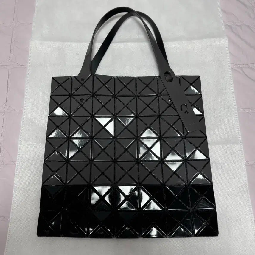 [BUNJANG] Bao Bao Prism Tote Bag / 바오바오 프리즘 토트백