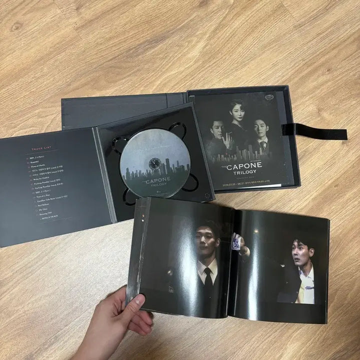 [BUNJANG] 2018 Capone Trilogy Playbook + CD Set / 연극 2018 카포네 트릴로지 플북+CD