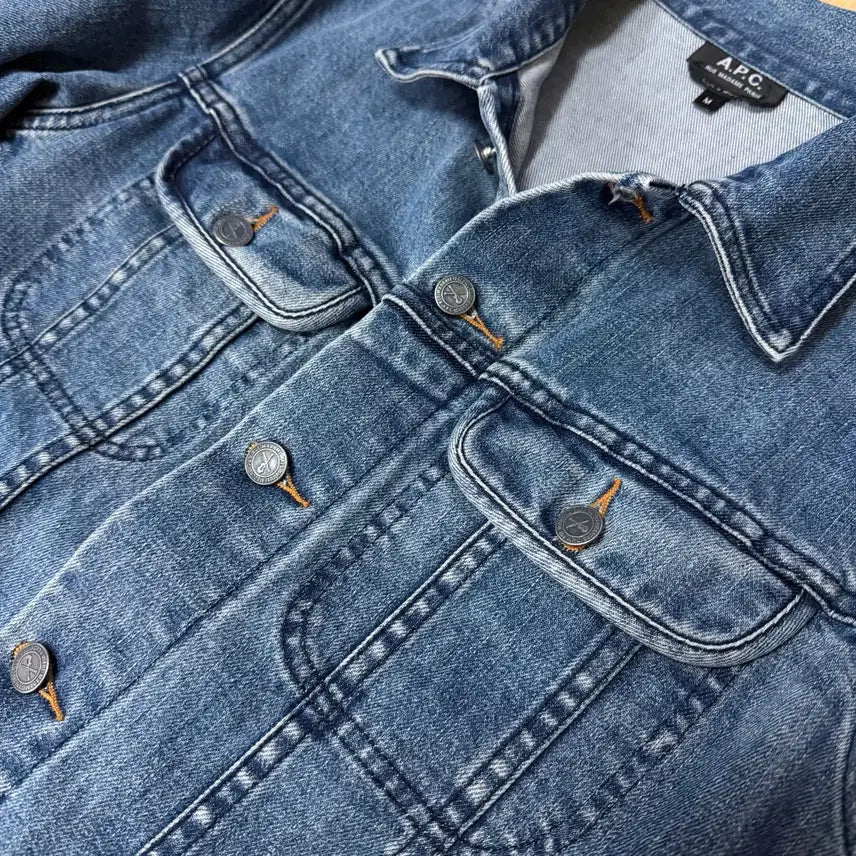 [BUNJANG] A.P.C. Denim Trucker Jacket M / 아페쎄 청자켓 데님트러커 상태 좋음 M사이즈