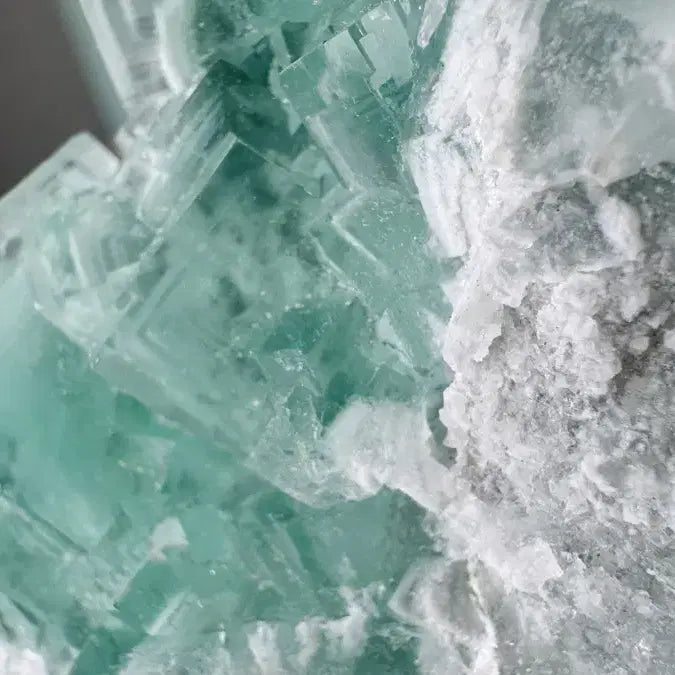 [BUNJANG] Mint Fluorite Staircase Specimen / 민트빛 형석