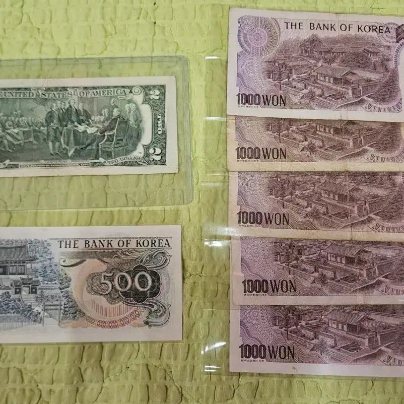 [BUNJANG] Collection of Vintage Banknotes: 2 Dollar Bill, 1000 Won (Used), 500 Won (Unused) / 옛날돈..화폐..2달러/구권 천원/구권 사용제.오백원 미사용 지폐