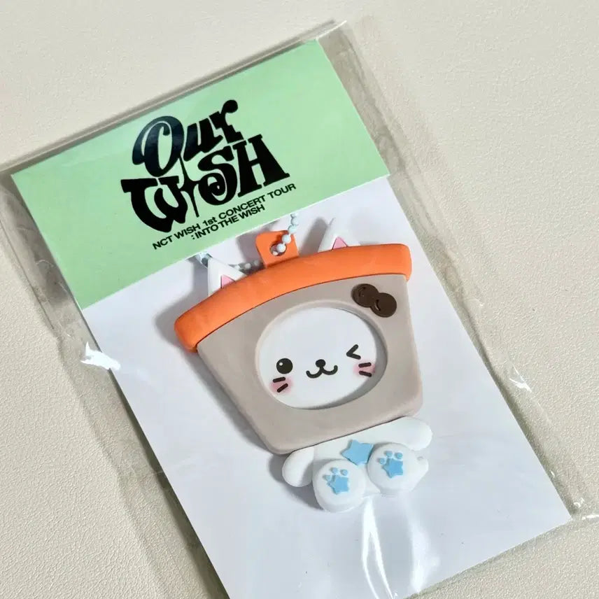 [BUNJANG] Our Wish Yushi Pin Button Holder Sealed / 아워위시 엠디 유우시 핀버튼 홀더 미개봉 원가양도