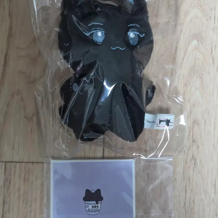 [BUNJANG] ZB1 Kim Jiwoong Kkameungnyang 10cm Doll / 제베원 김지웅 깜웅냥 10cm 인형