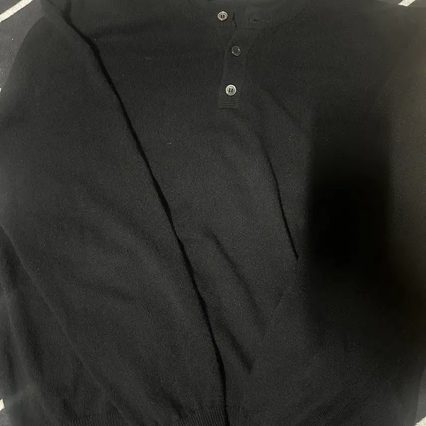 [BUNJANG] Branded Henry Neck Knit Black / 브랜디드 헨리넥 니트 블랙