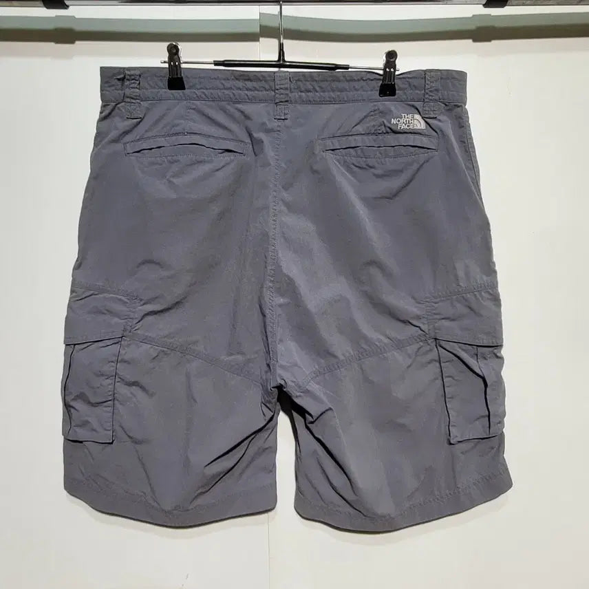 [BUNJANG] The North Face Grey Cargo Shorts / 노스페이스