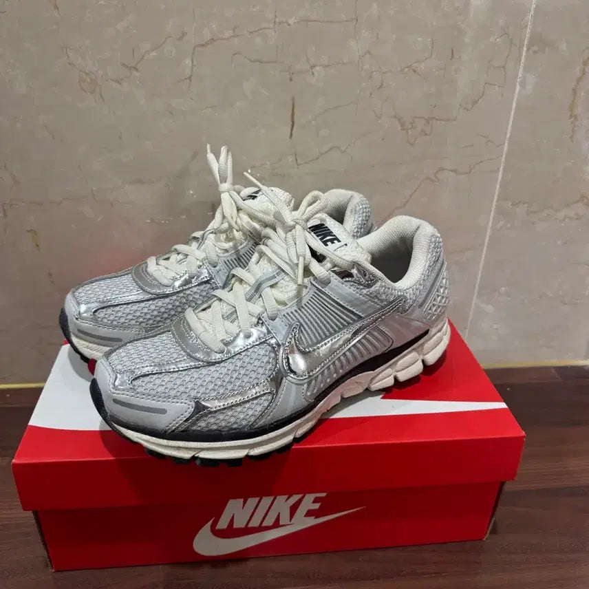 [BUNJANG] Nike Zoom Vomero 5 Silver / 나이키 줌 보메로5