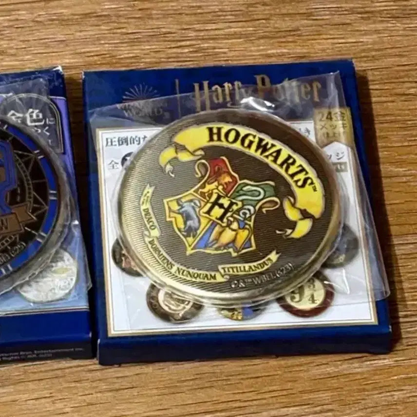 [BUNJANG] Harry Potter Mahoutokoro Hogwarts Badge / 해리포터 마호도코로 팝업 스토어 호그와트 뱃지