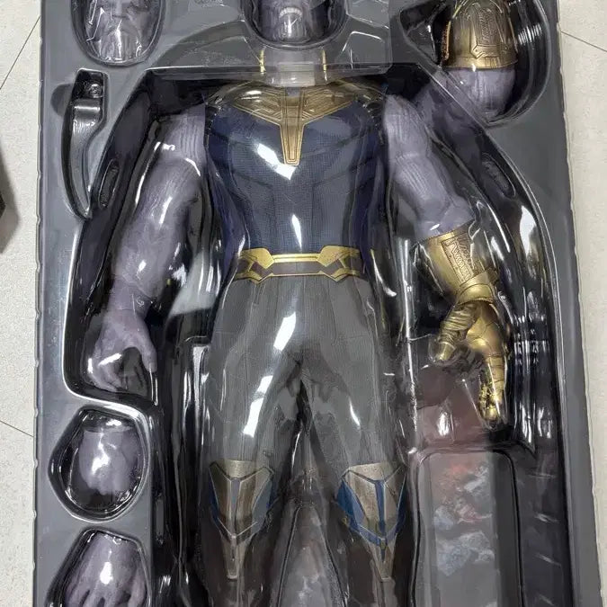 [BUNJANG] Hot Toys Infinity War Thanos Figure / 핫토이 인피니티워 타노스