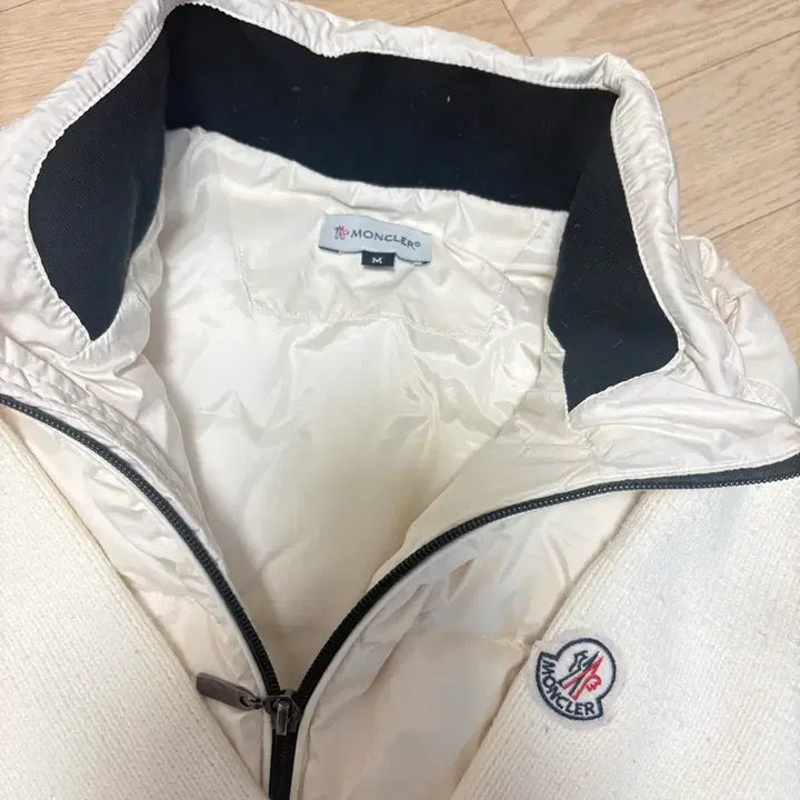 [BUNJANG] Moncler Knit Padded Jacket White / 몽클레어 니트 패딩 흰색
