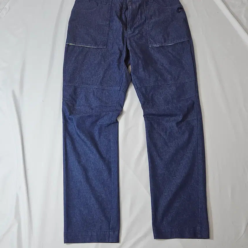 [BUNJANG] NEPA Indigo Blue Cargo Tough Denim Pants (Size 34) / 네파 인디고 블루 카고 터프데님팬츠 트레이닝 바지 올테크 스포츠 34