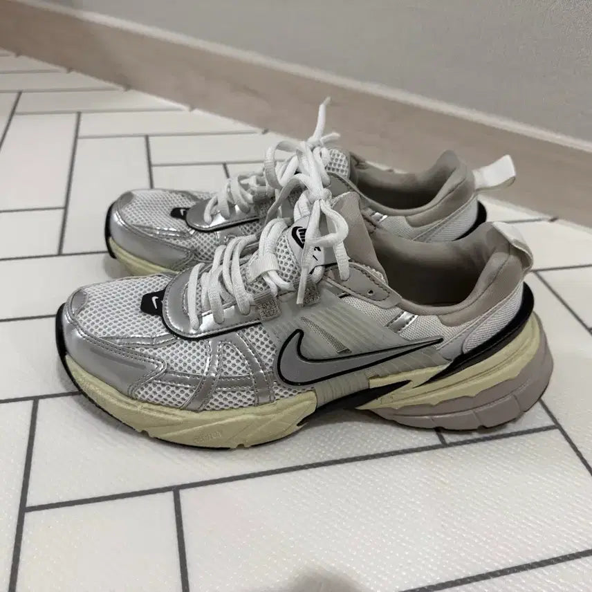 [BUNJANG] Nike V2K Run Summit White Women&