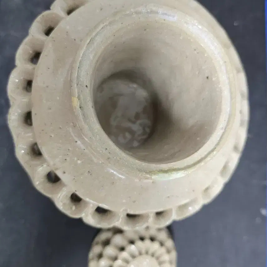 [BUNJANG] Antique White Porcelain Tripod Incense Burner with Reticulated Design / 골동품 백자 삼발 투각 향로