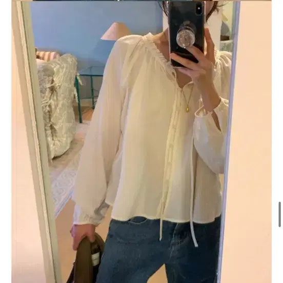 [BUNJANG] Wellow Shirring Lace Blouse / 웰로우 셔링 레이스 블라우스