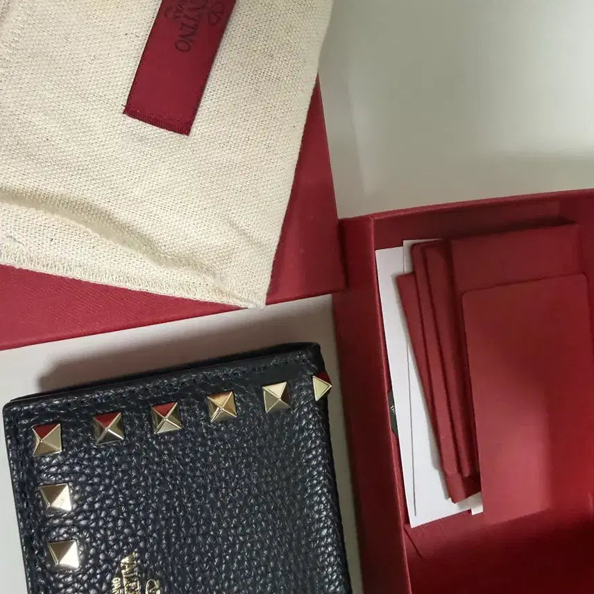 [BUNJANG] Valentino Rockstud Wallet / 발렌티노 락스터드 지갑