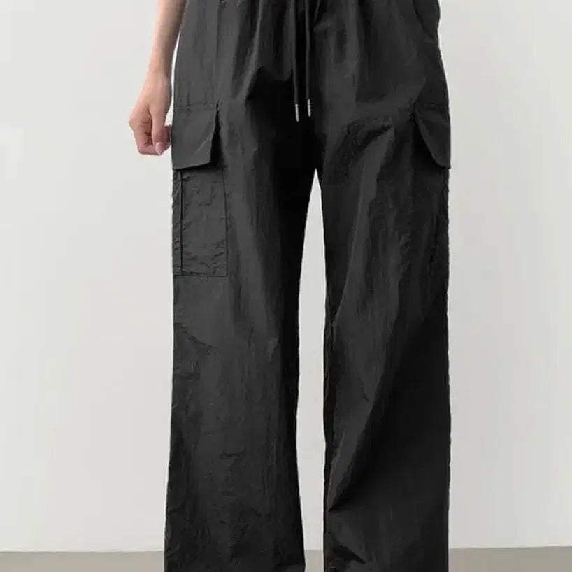 [BUNJANG] Black Two-Way Cargo Jogger Pants / 바스락 투웨이 카고바지 새상품