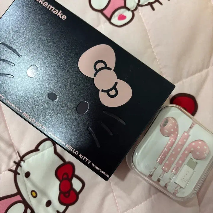 [BUNJANG] WAKEMAKE Hello Kitty Lipstick + Earphone Set / 웨이크메이크 헬로키티 립스틱 + 이어폰 세트