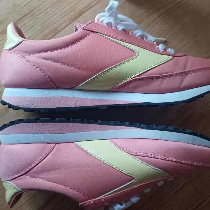 [BUNJANG] Brooks Sneakers (230mm) / 브룩스 스니커즈 230mm