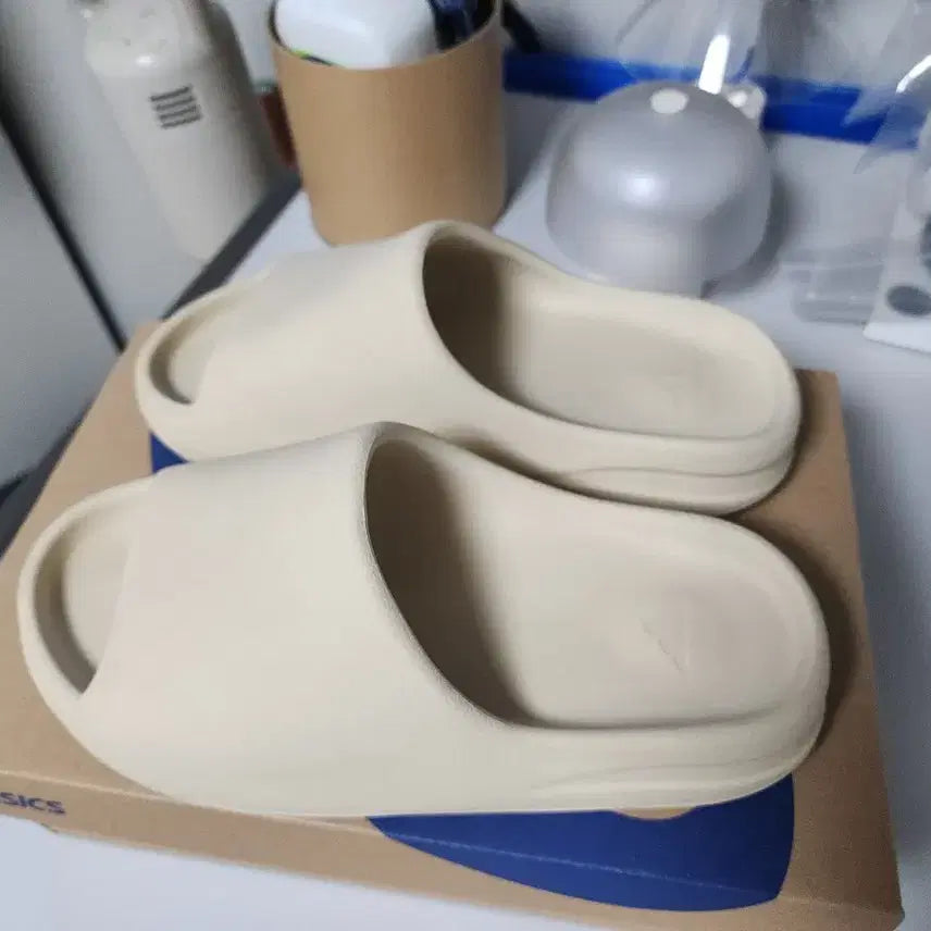 [BUNJANG] Adidas Yeezy Slide Bone US 9 (275mm) / 아디다스 이지 슬라이드 본(bone) 275 팝니다