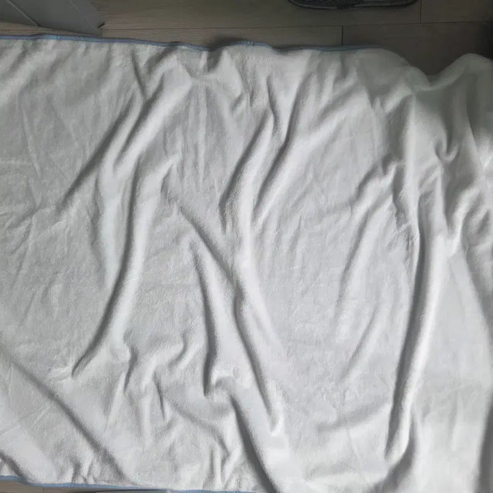 [BUNJANG] Isegye Idol Blanket / 이세계 아이돌 담요