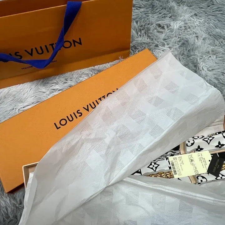 [BUNJANG] Louis Vuitton Monogram Bandana Scarf / 루이비통 모노그램 방도 스카프 판매합니다