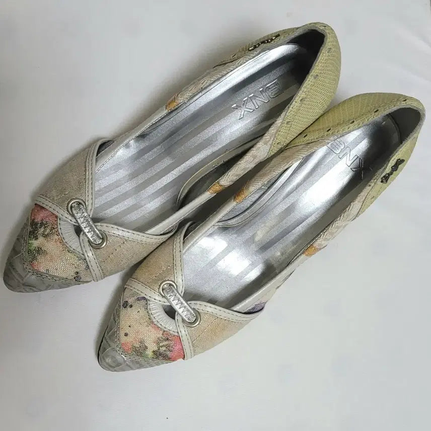 [BUNJANG] BNX Flower Pumps (235mm) / (20만원대) BNX  플라워 펌프스 230mm