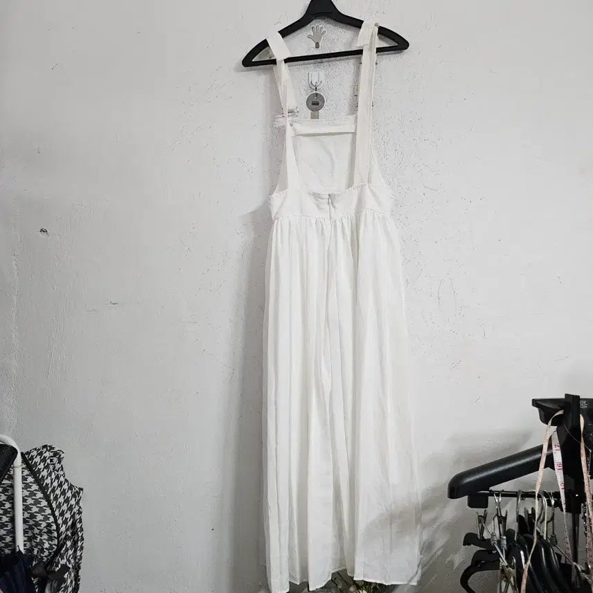 [BUNJANG] White Long Strap Dress / 화이트 롱 멜빵 원피스