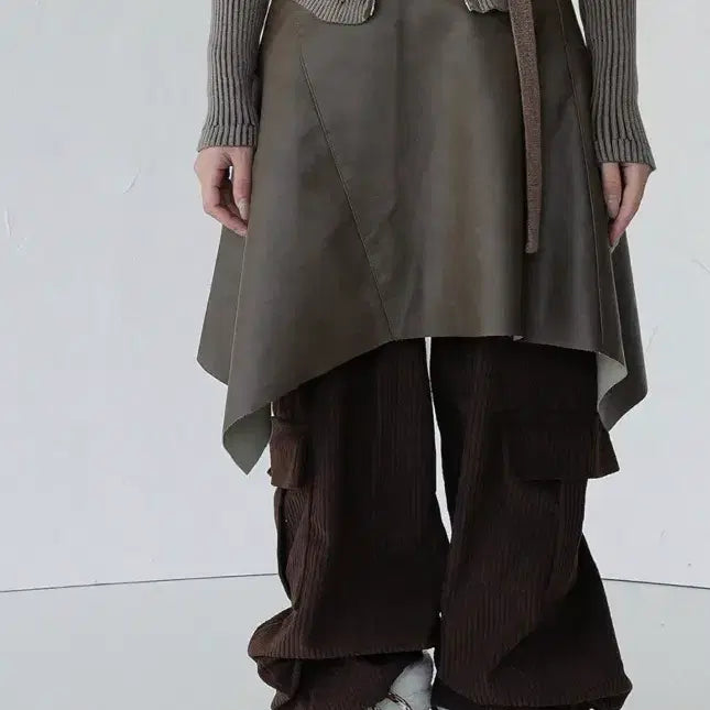 [BUNJANG] Brown Asymmetrical Leather Skirt / 브라운 언발 레더 스커트