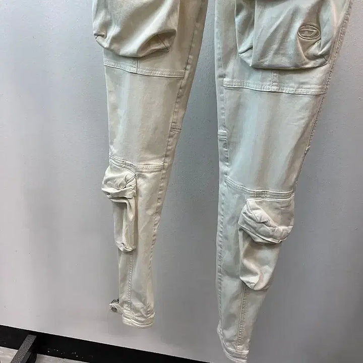 [BUNJANG] Diesel Iori Cargo Pants / 여) 디젤 아이포리 카고팬츠