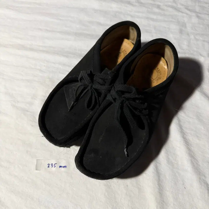 [BUNJANG] Clarks Wallabee Black Shoes / 클락스 왈라비 블랙 235