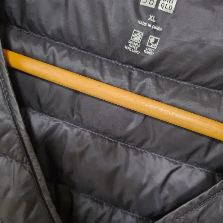 [BUNJANG] Uniqlo Lightweight Down Vest Black XL / 유니클로 경량 패딩 조끼 블랙 XL