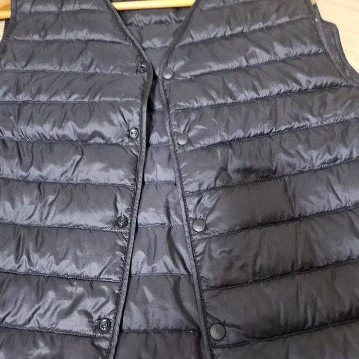 [BUNJANG] Uniqlo Lightweight Down Vest Black XL / 유니클로 경량 패딩 조끼 블랙 XL