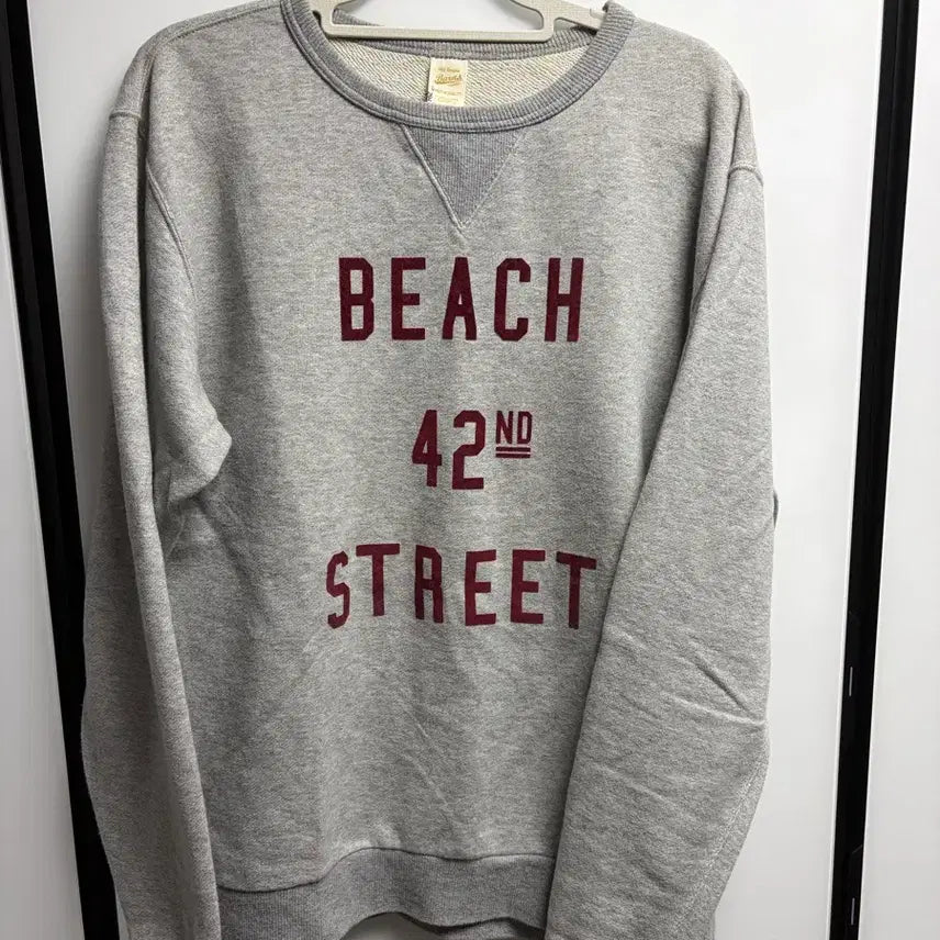 [BUNJANG] Barns Outfitters Grey Sweatshirt L Size / Barns Outfitters 회색 맨투맨 티셔츠 L 사이즈