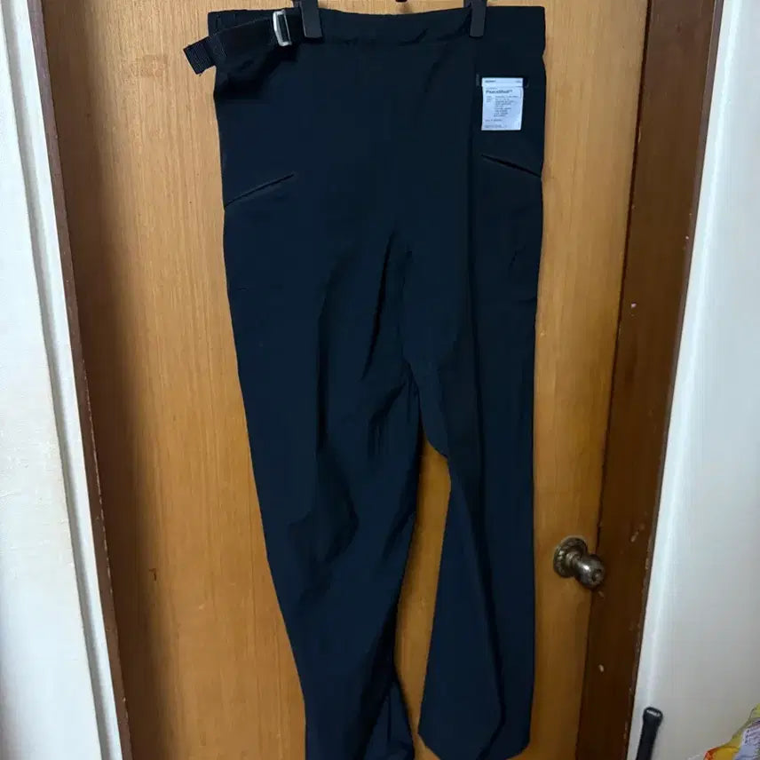 [BUNJANG] Satisfy PeaceShell Technical Climb Pants Black / 새티스파이 PeaceShell 테크니컬 클라임 팬츠 블랙
