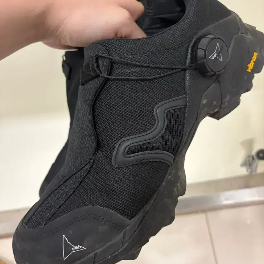 [BUNJANG] ROA Minaar 24ss Black Size 42 / 로아 미나르 24ss 블랙 42사이즈