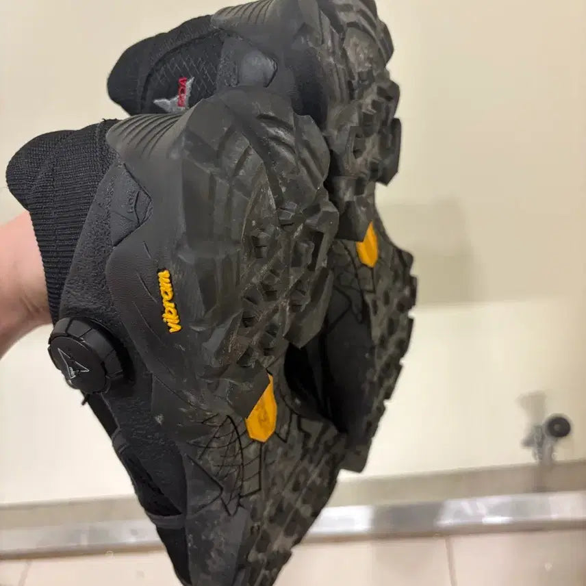 [BUNJANG] ROA Minaar 24ss Black Size 42 / 로아 미나르 24ss 블랙 42사이즈