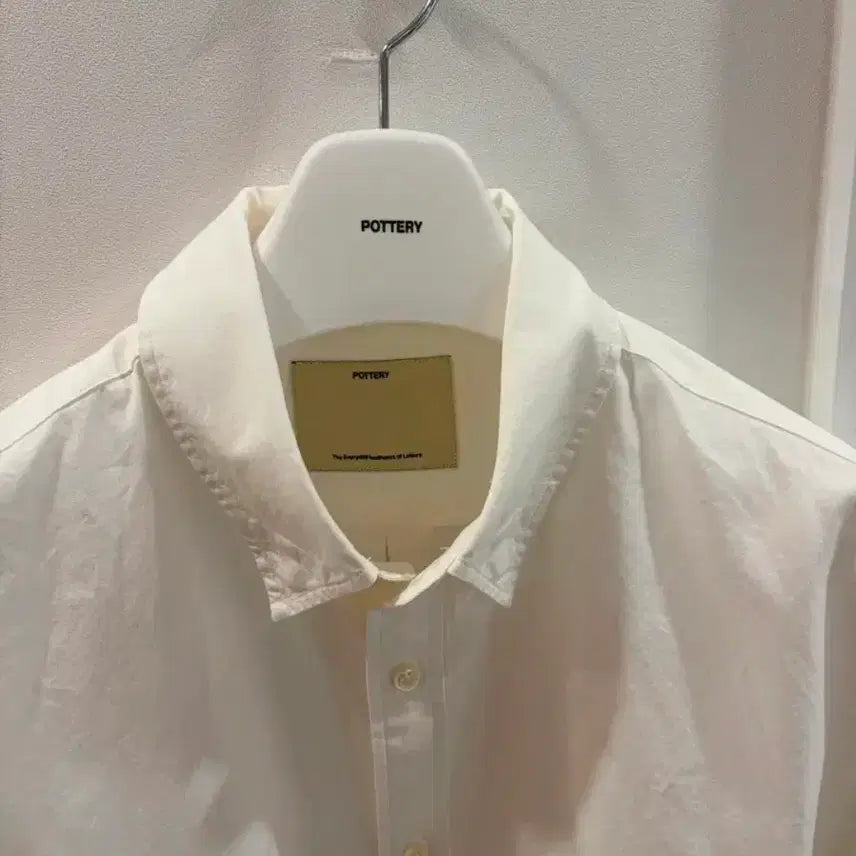 [BUNJANG] Buttery Button-Down Shirt White Size 4 / 포터리 버튼다운 셔츠 화이트 4사이즈
