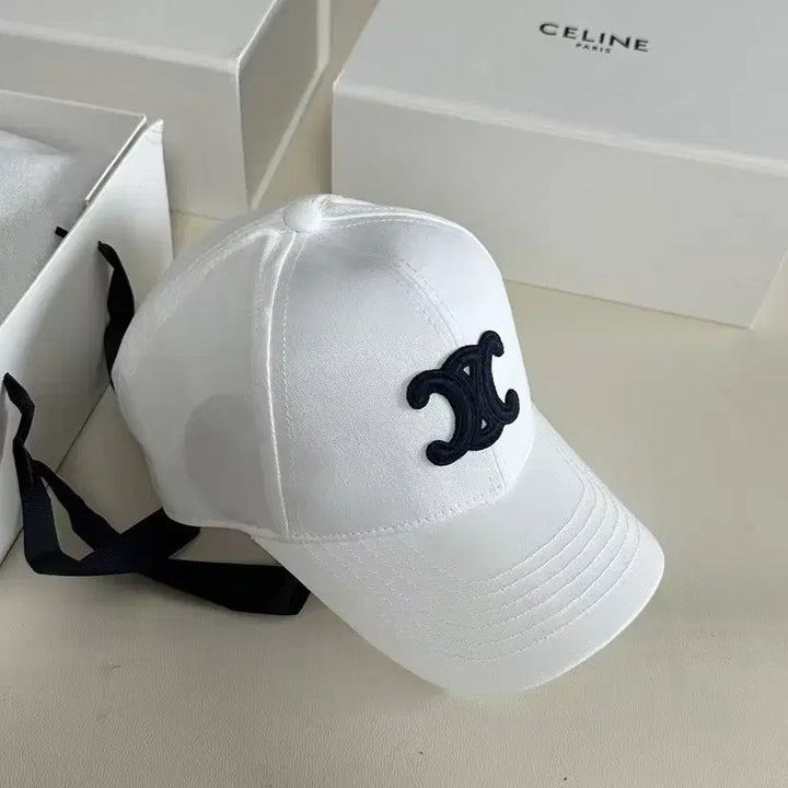 [BUNJANG] Celine White Logo Baseball Cap / 셀린느 모자