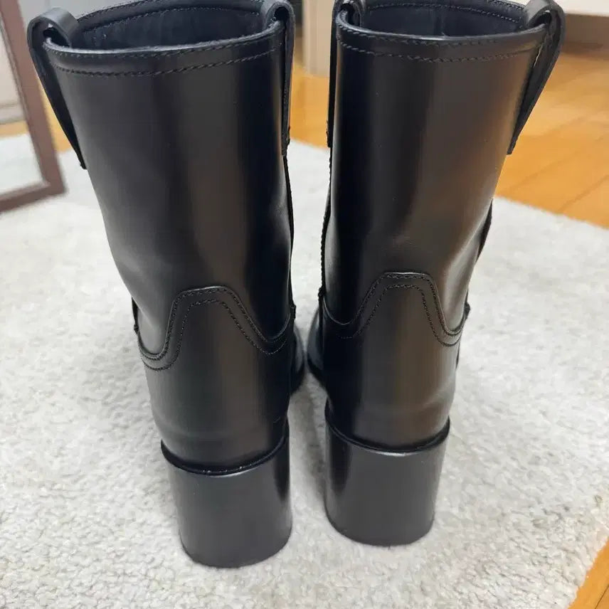 [BUNJANG] Miu Miu Leather Chelsea Boots / 미우미우부츠 가죽 첼시