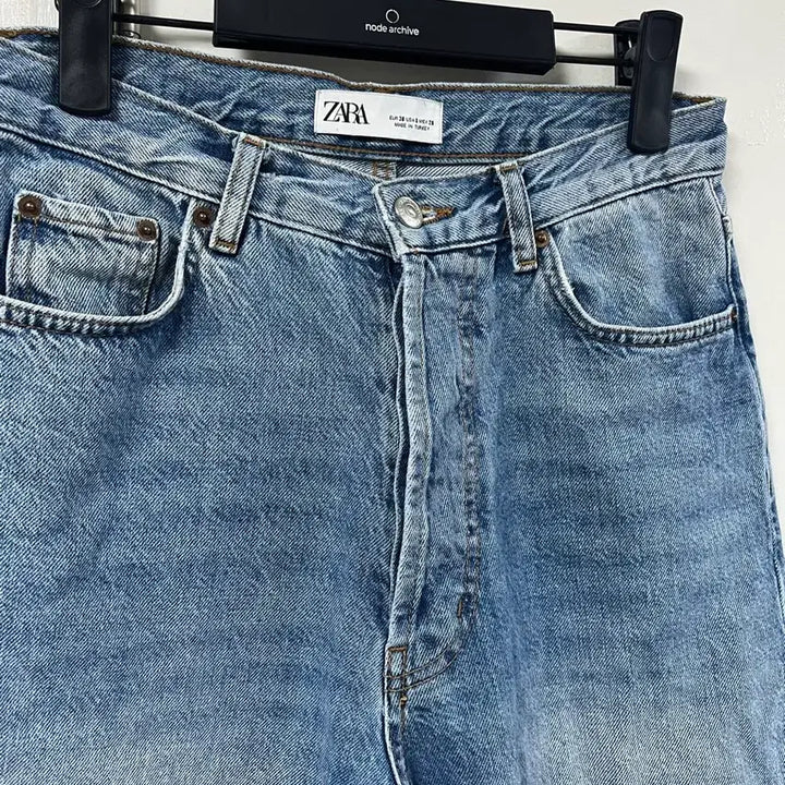 [BUNJANG] Zara Regular Fit Light Wash Denim Jeans / 자라 / 레귤러핏 연청 데님 / 27-28
