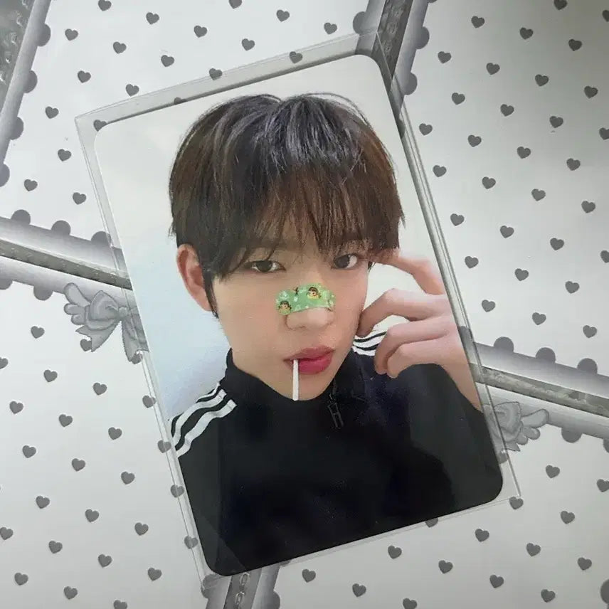 [BUNJANG] IDIT Kim Min Jae Adidas Hello Live POB / 아이딧 김민재 헬로라이브 미공포 아디다스 판매